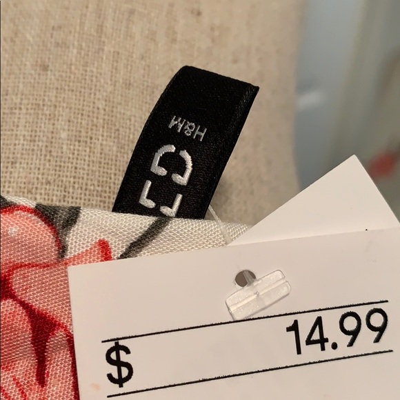 H&M Floral Button Down Sleeveless Shirt - Picture 5 of 5